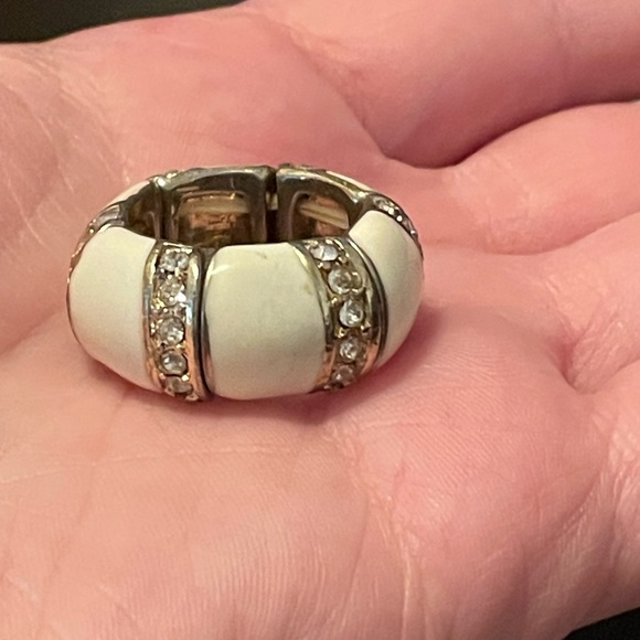 Ring - Picture 3 of 3